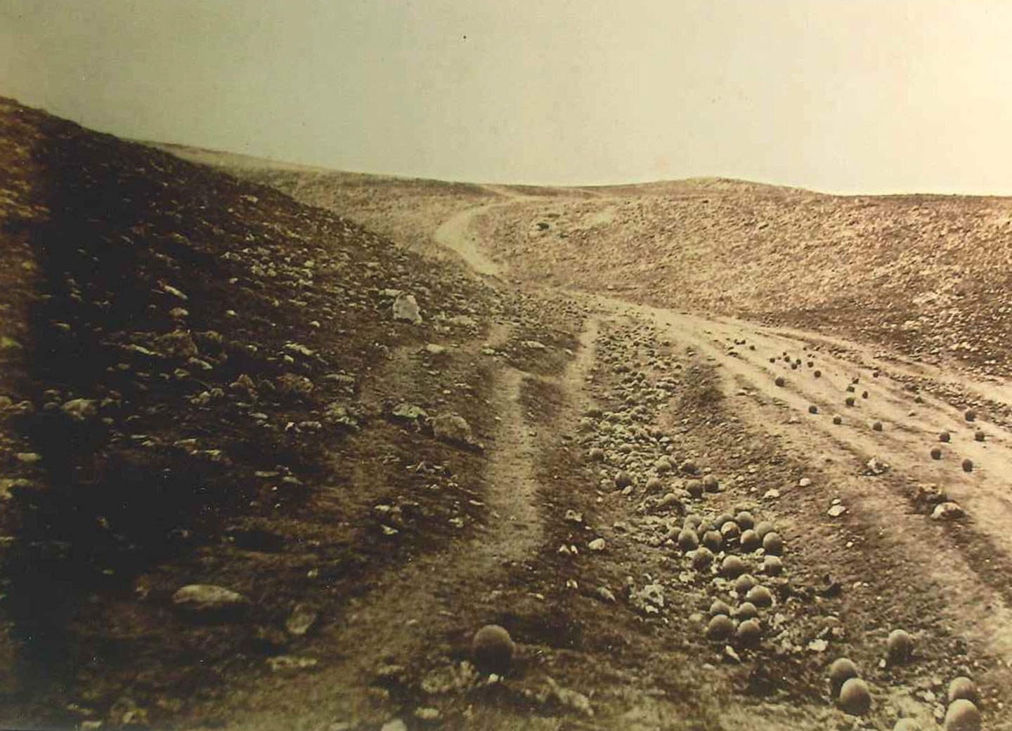 Roger Fenton, Shadow of the Valley of Death, 1855